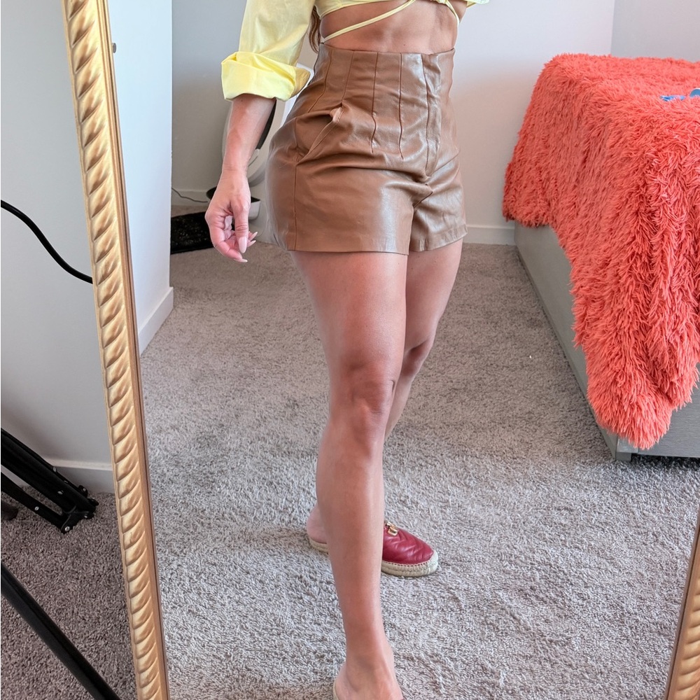 DO+BE Brown Shorts